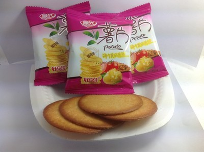 薯片碳烤味 膨化食品新宠，休闲市场掘金未来